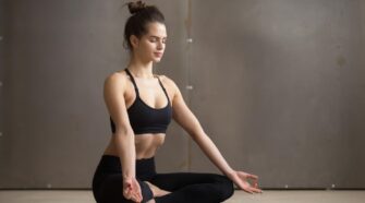 La position du lotus pour les débutants en yoga