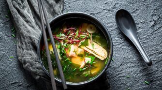 Peut-on consommer de la soupe miso pendant la grossesse ?