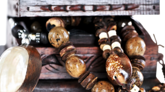 bijoux en bois