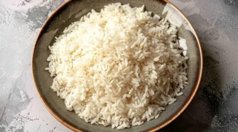 Peut-on manger du riz avec des charançons ? Risques et précautions à prendre