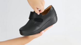 Chaussures thérapeutiques pour pieds sensibles adaptées et confortables en pharmacie