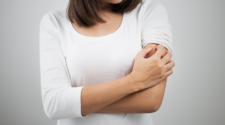 Peau sèche et irritée liée à la dermatite atopique